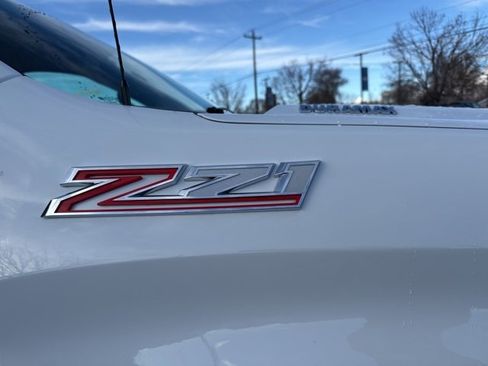 Used 2024 Chevrolet Silverado 1500 LT image 10