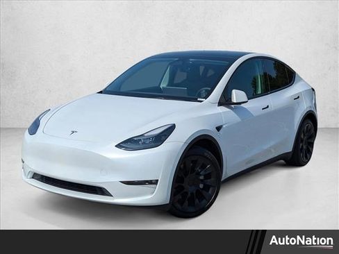 Used 2023 Tesla Model Y Long Range AWD/4WD image 1