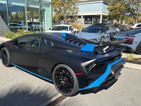 Used 2024 Lamborghini Huracan STO RWD image 8