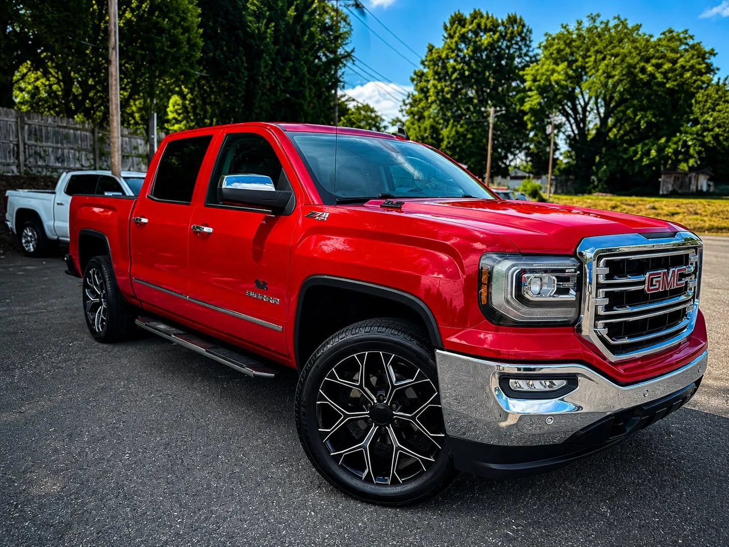 Used 2017 GMC Sierra 1500 SLT AWD/4WD image 1