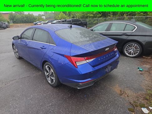 Used 2023 Hyundai Elantra Limited FWD image 5