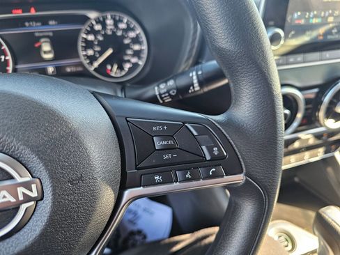 Used 2025 Nissan Sentra SV FWD image 19