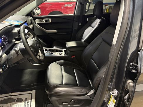 Certified 2023 Ford Explorer XLT w/ Equipment Group 202A image 11