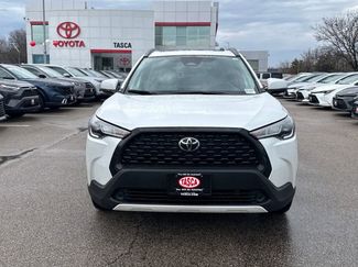 Used 2023 Toyota Corolla Cross LE w/ Moonroof Package video 2
