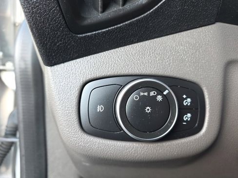 Used 2020 Ford Transit Connect XLT image 16