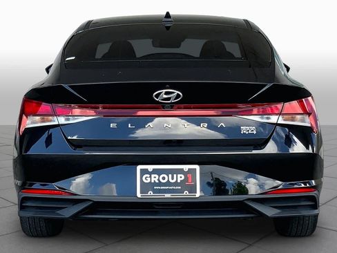 Used 2023 Hyundai Elantra SEL w/ Convenience Package FWD image 5