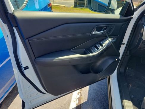 Used 2024 Nissan Rogue SL w/ SL Premium Package FWD image 10