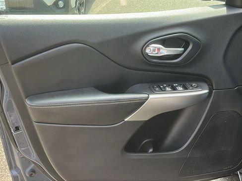 Used 2021 Jeep Cherokee Latitude Lux 80th Anniv w/ Quick Order Package 26U 80TH image 11