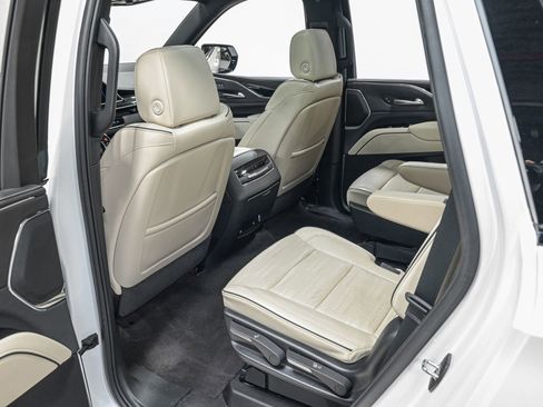 Used 2024 Cadillac Escalade Sport w/ LPO, ONYX Package image 27