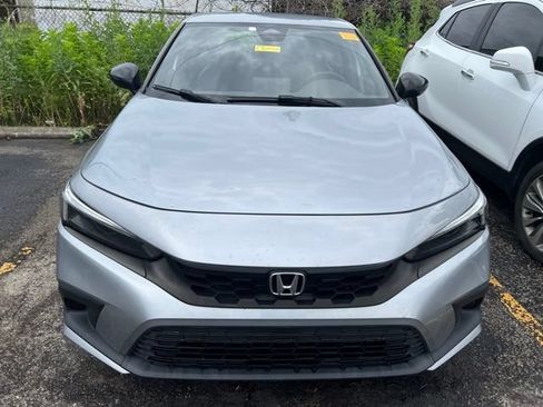 Used 2022 Honda Civic Sport image 2