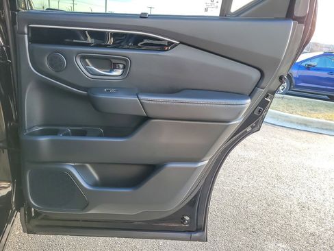 Used 2025 Honda Pilot EX-L image 21