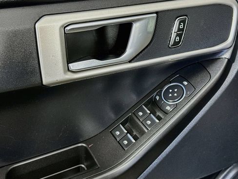 Used 2022 Ford Explorer 4WD image 18