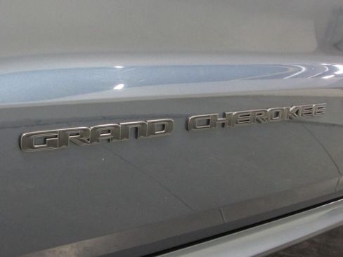 Used 2020 Jeep Grand Cherokee High Altitude AWD/4WD image 33