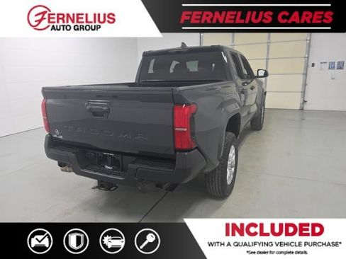 Used 2025 Toyota Tacoma SR AWD/4WD image 4