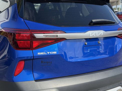 Used 2023 Kia Seltos LX AWD/4WD image 11