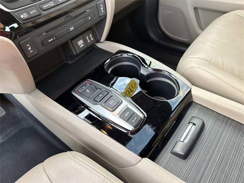 Used 2016 Honda Pilot Touring image 25