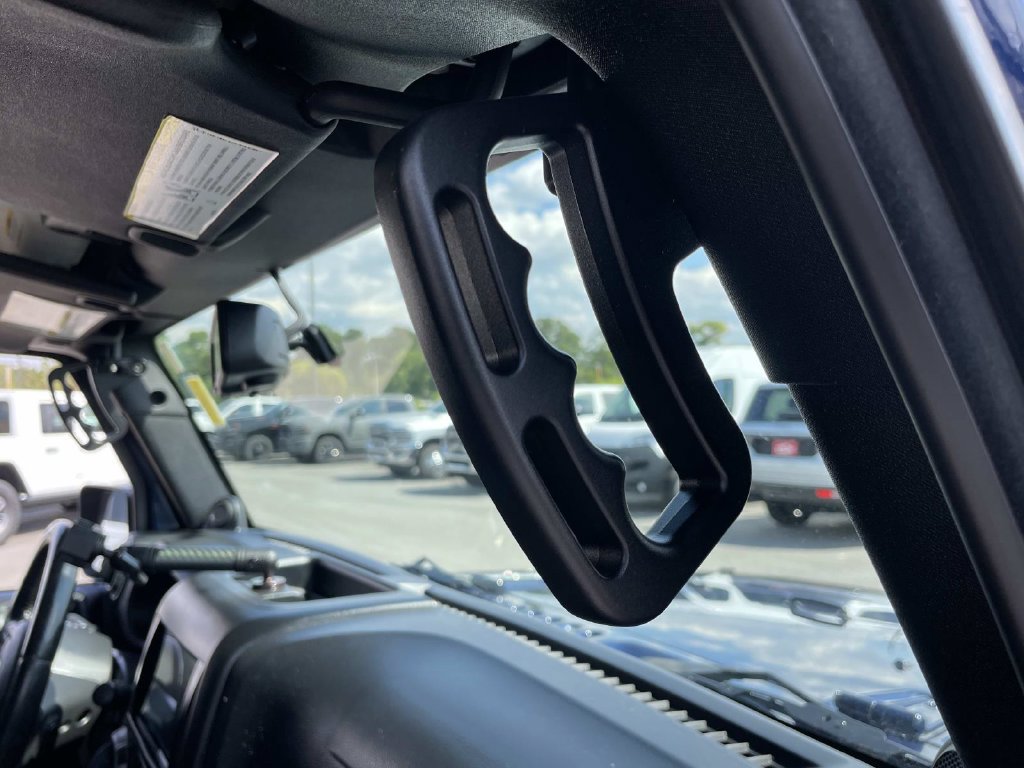 Used 2013 Jeep Wrangler Sport AWD/4WD image 27