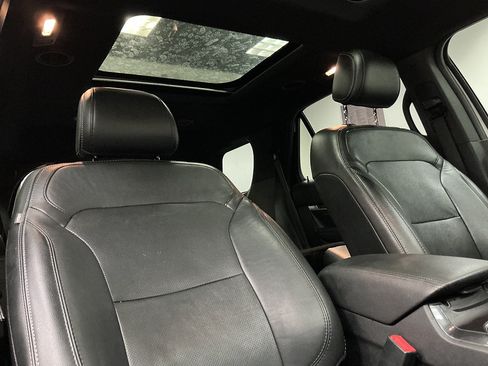 Used 2017 Ford Explorer Limited AWD/4WD image 36