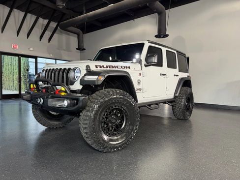 Used 2024 Jeep Wrangler Unlimited Rubicon w/ Capability Package image 29
