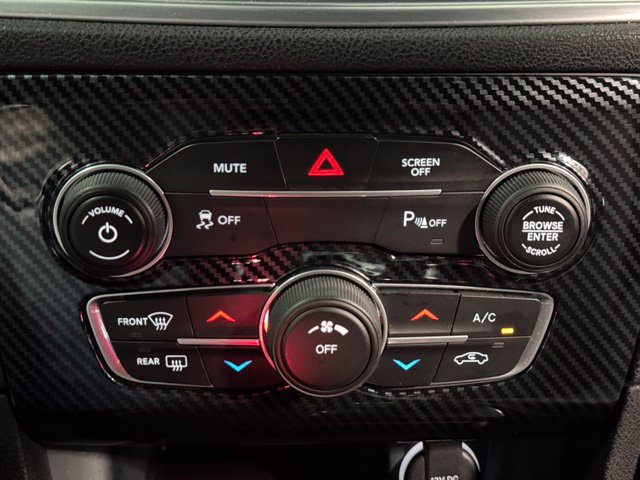 Used 2018 Dodge Charger SXT RWD image 16