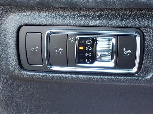 Certified 2023 Lincoln Corsair Standard w/ Equipment Group 101A image 16