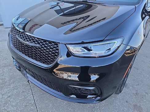 New 2026 Chrysler Pacifica Select w/ S Appearance Package image 16