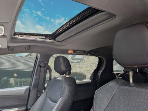 Used 2024 Toyota Sienna XSE w/ XSE Premium Package AWD/4WD image 9