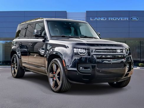 Used 2024 Land Rover Defender 110 X AWD/4WD image 3
