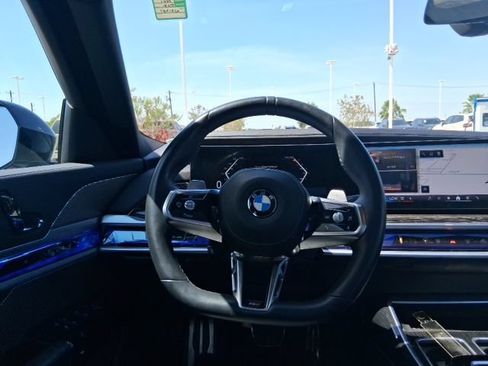 Used 2023 BMW 740i RWD image 10