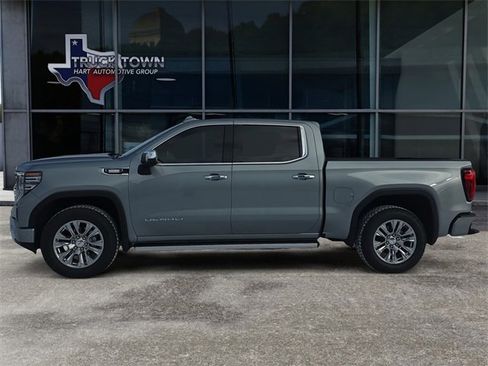 Used 2025 GMC Sierra 1500 Denali w/ Technology Package image 2
