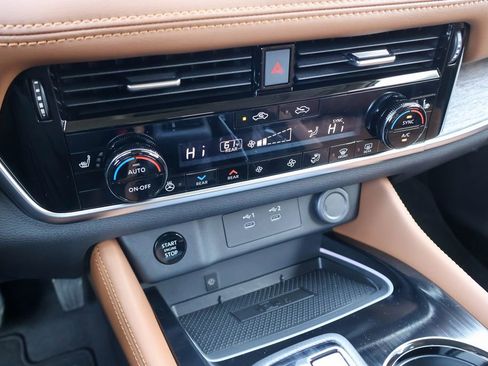 New 2026 Nissan Rogue Platinum image 13