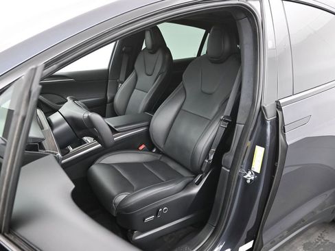 Used 2024 Tesla Model X image 7