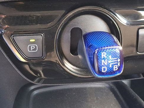 Used 2022 Toyota Prius LE image 14