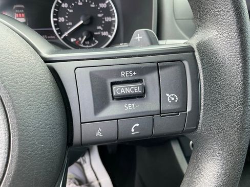 Used 2023 Nissan Rogue S image 31