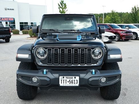 Used 2024 Jeep Wrangler Unlimited Rubicon 4xe AWD/4WD image 2