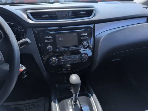 Used 2016 Nissan Rogue S AWD/4WD image 17