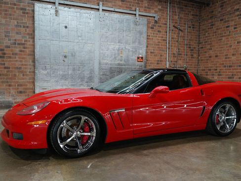 Used 2013 Chevrolet Corvette Grand Sport w/ 2LT Preferred Equipment Group image 10