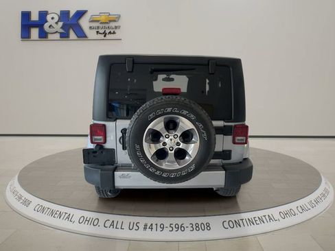 Used 2016 Jeep Wrangler Sahara w/ Dual Top Group AWD/4WD image 5