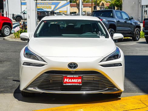 New 2026 Toyota Mirai RWD image 2