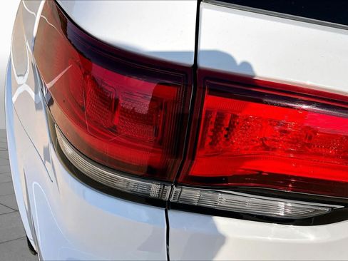 Used 2021 Jeep Grand Cherokee Laredo X RWD image 28