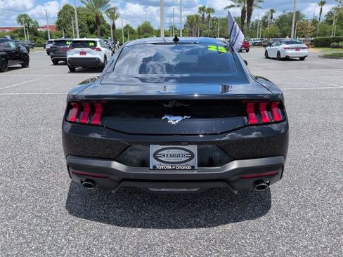 Used 2025 Ford Mustang Coupe RWD image 5