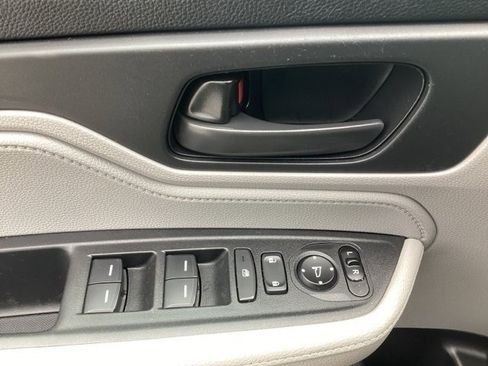 Used 2018 Honda Odyssey EX image 21