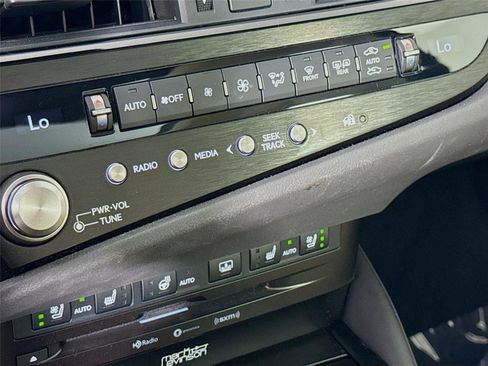 Used 2022 Lexus ES 350 Ultra Luxury w/ Accessory Package 2 FWD image 24