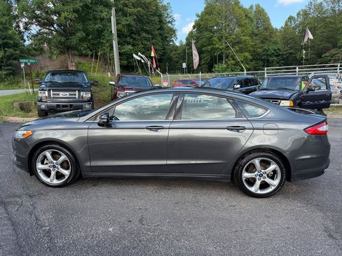 Used 2015 Ford Fusion SE w/ Equipment Group 201A FWD image 4