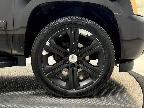Used 2008 Chevrolet Suburban LTZ w/ LTZ Preferred Equipment Group AWD/4WD image 34