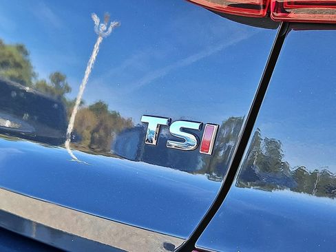 Used 2017 Volkswagen Passat 1.8T R-Line image 32