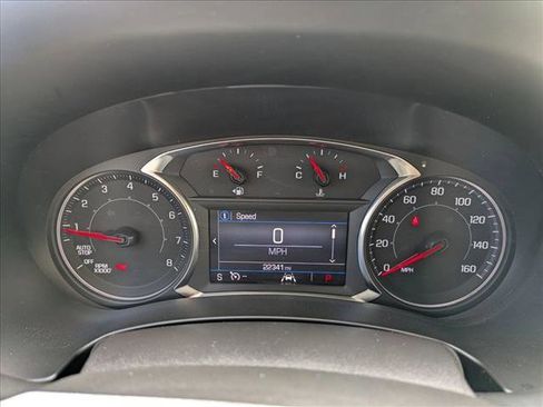 Used 2024 GMC Terrain SLE image 11