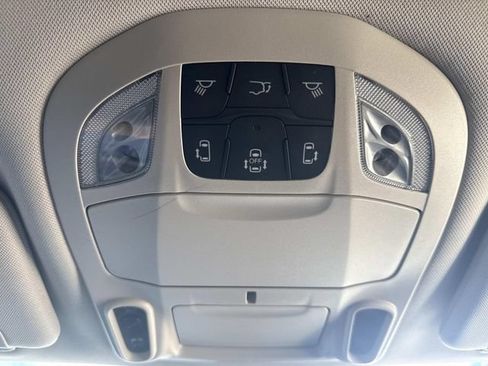 Used 2021 Chrysler Pacifica Limited AWD/4WD image 96