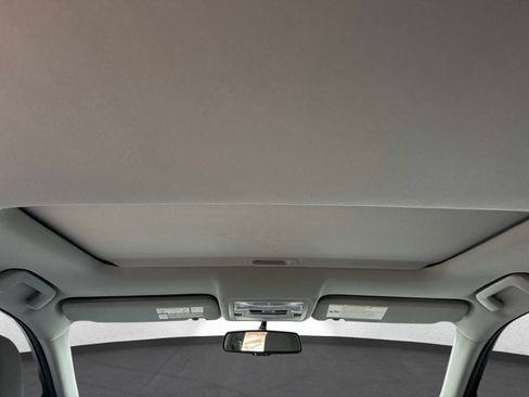 Used 2015 Toyota Highlander Limited AWD/4WD image 18