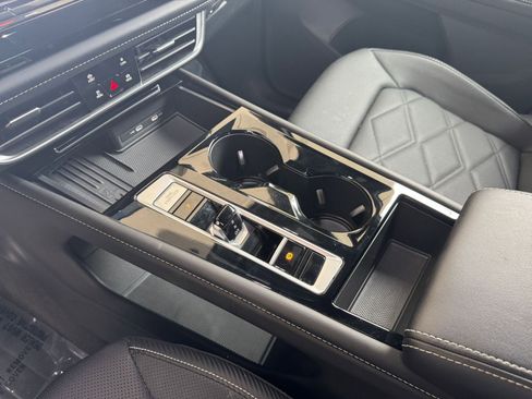 Used 2025 Volkswagen Atlas Cross Sport SE image 41